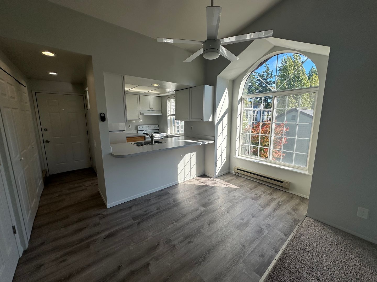 Bellingham Apartment: 3512-3514 Northwest Ave