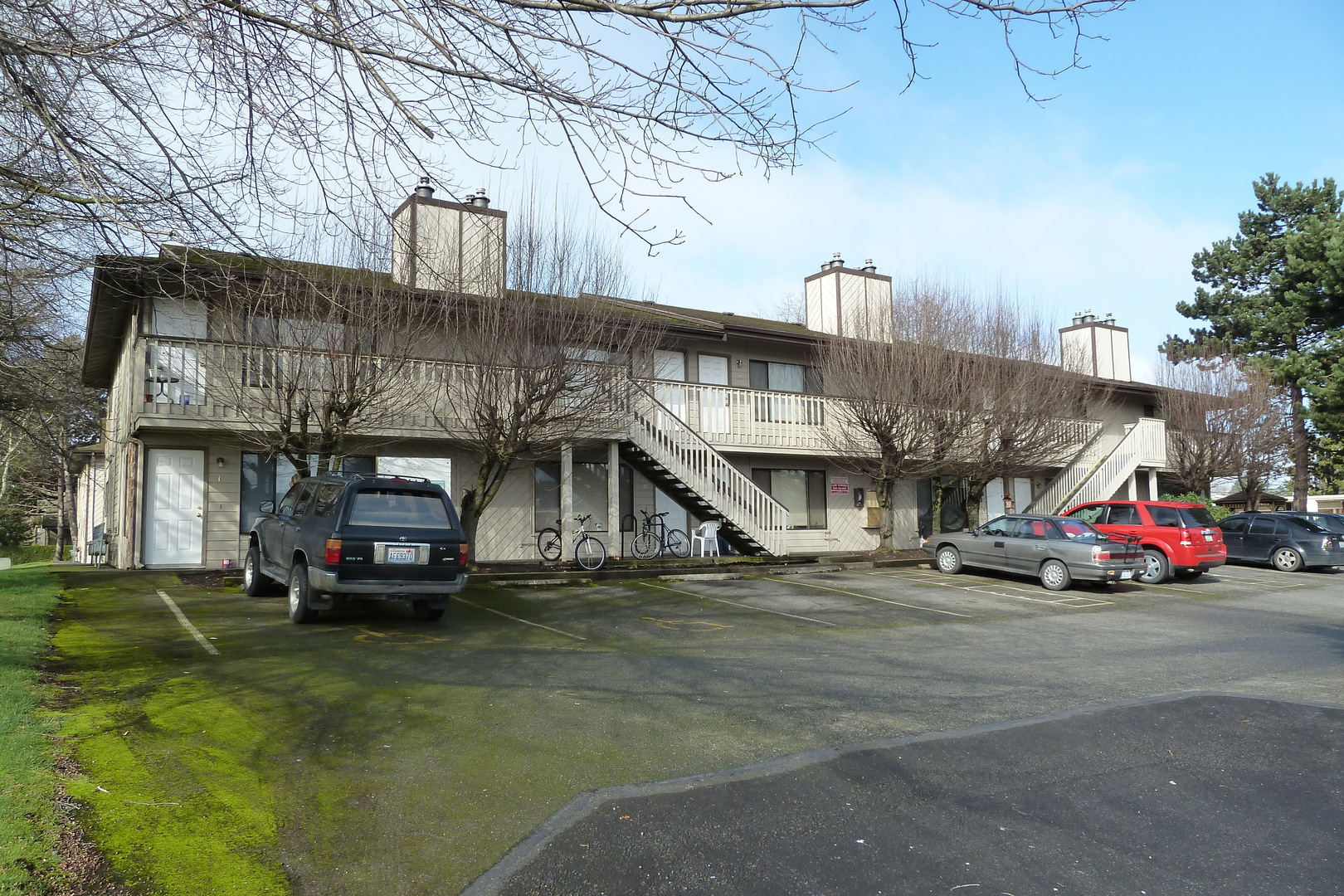 Bellingham Apartment: 2401 Elm St and 2400 Elizabeth St