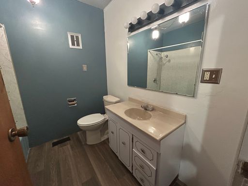 Listing photo thumbnail