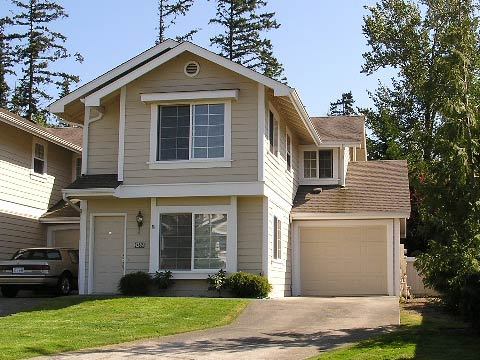 Bellingham House: 3452 Deer Pointe Ct