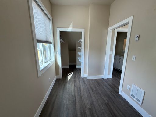 Listing photo thumbnail