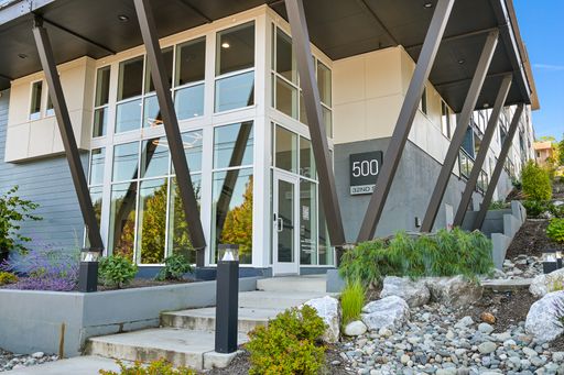 Listing photo thumbnail