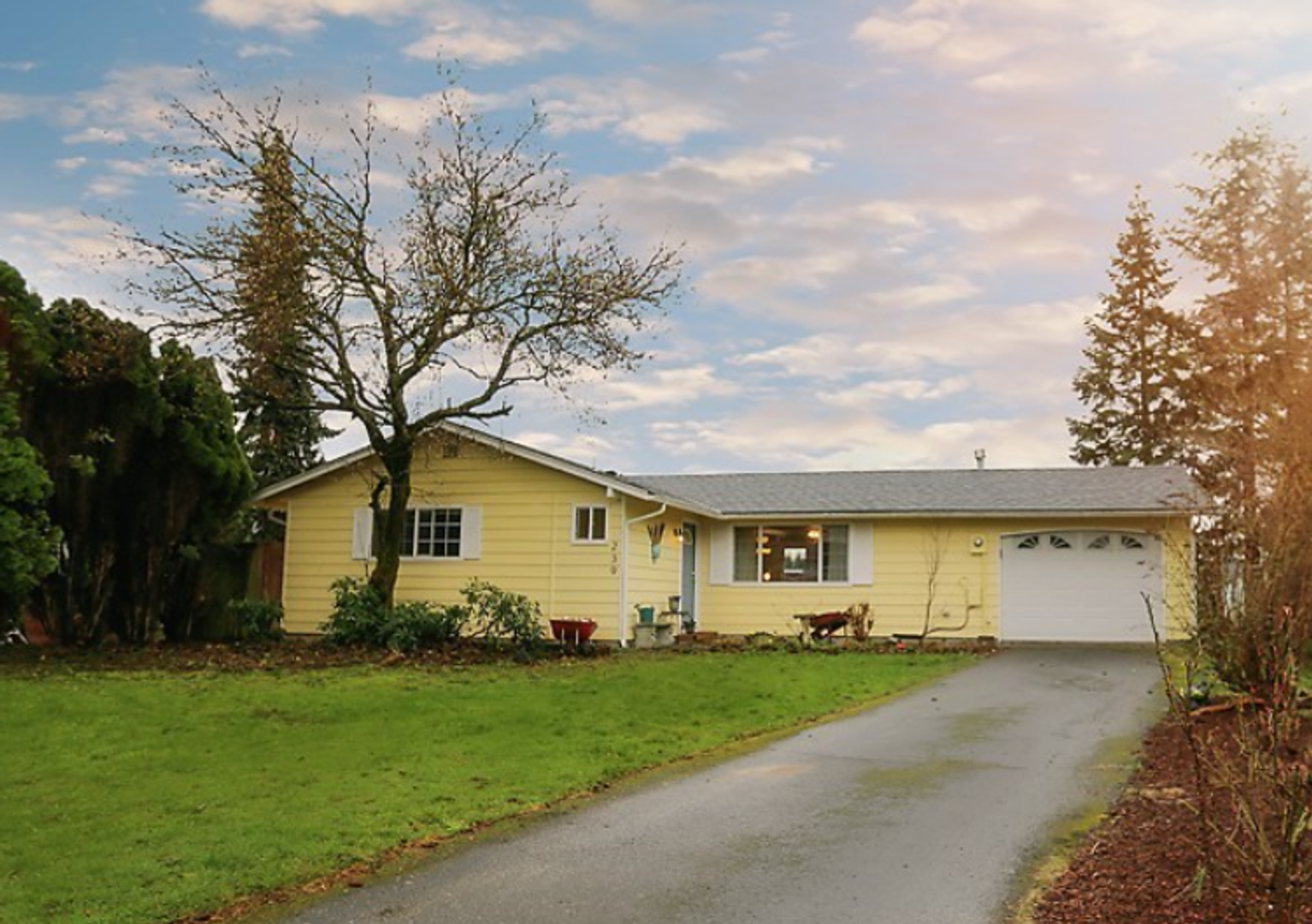 Lynden House: 239 Pollman Cir