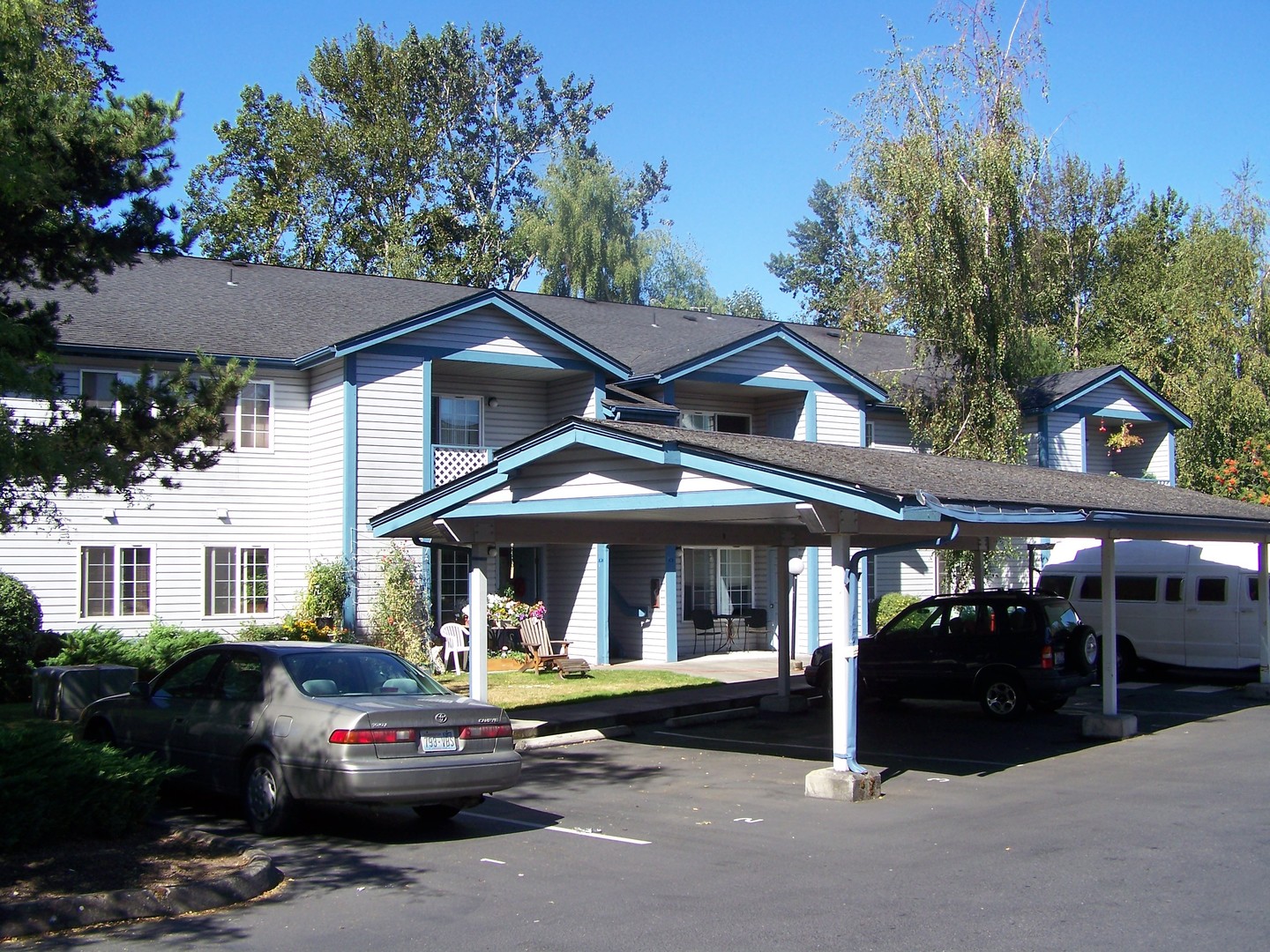 Bellingham Apartment: 1302-1306 Birchwood Ave