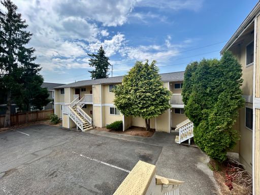 1300 Texas St #6, Bellingham, WA 98229