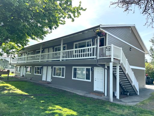2000 Alabama St #6, Bellingham, WA 98229