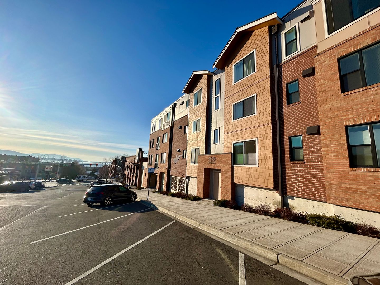 Bellingham Apartment: 1130 13th St