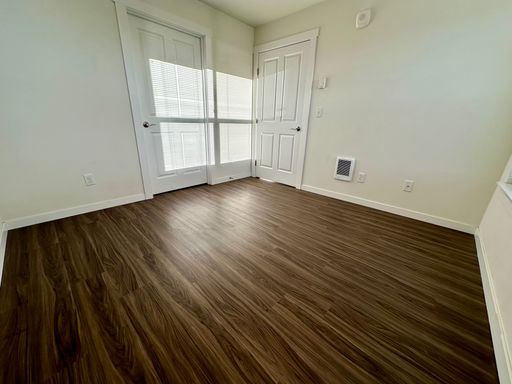 Listing photo thumbnail