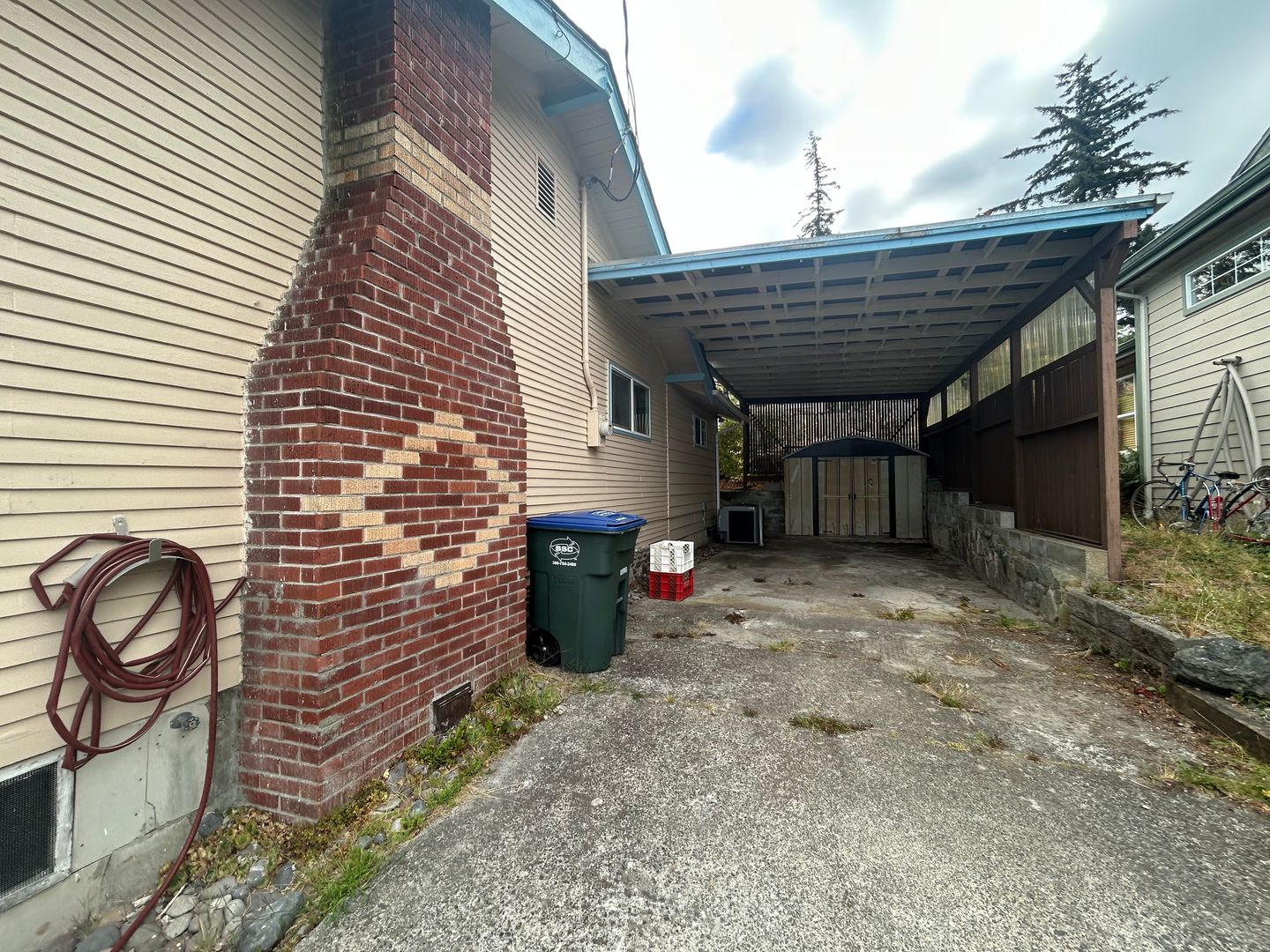 Listing photo