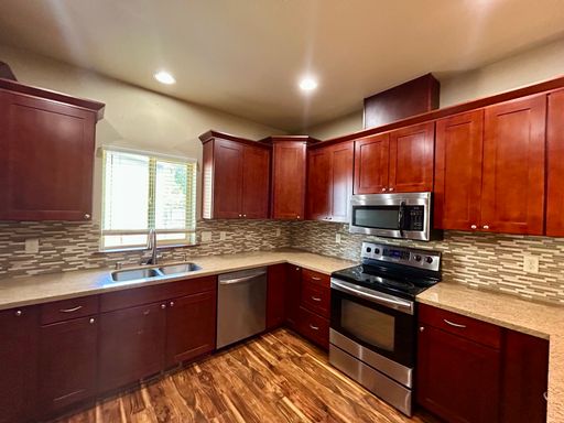 Listing photo thumbnail