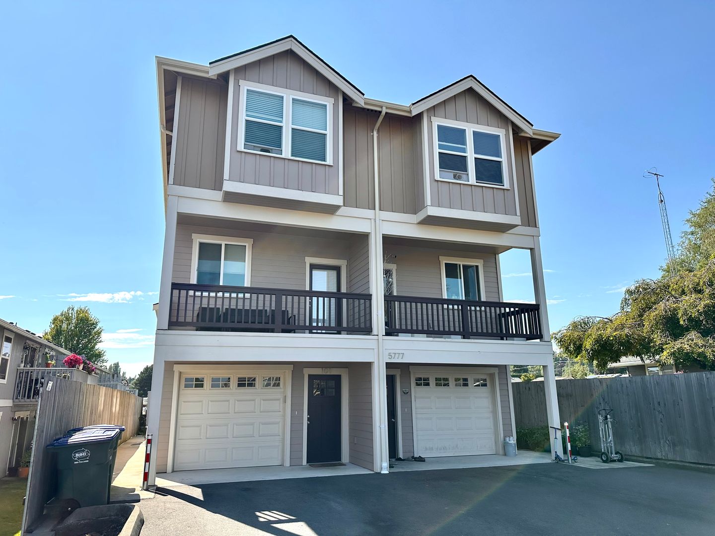Ferndale Apartment: 5777 Legoe Ave