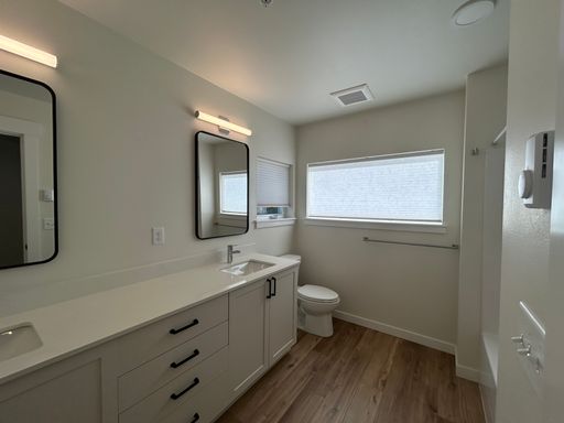 Listing photo thumbnail