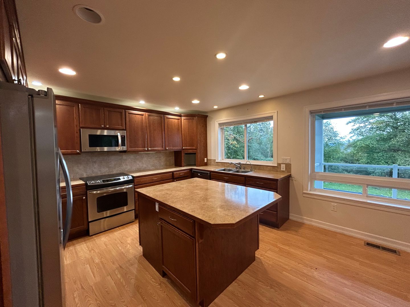 Blaine Apartment: 4415 Harborview Dr