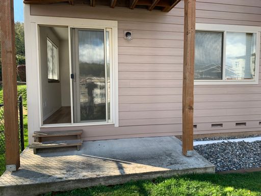 Listing photo thumbnail