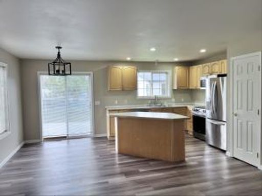 Listing photo thumbnail
