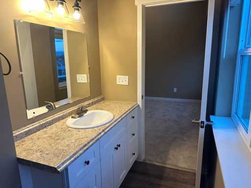 Listing photo thumbnail