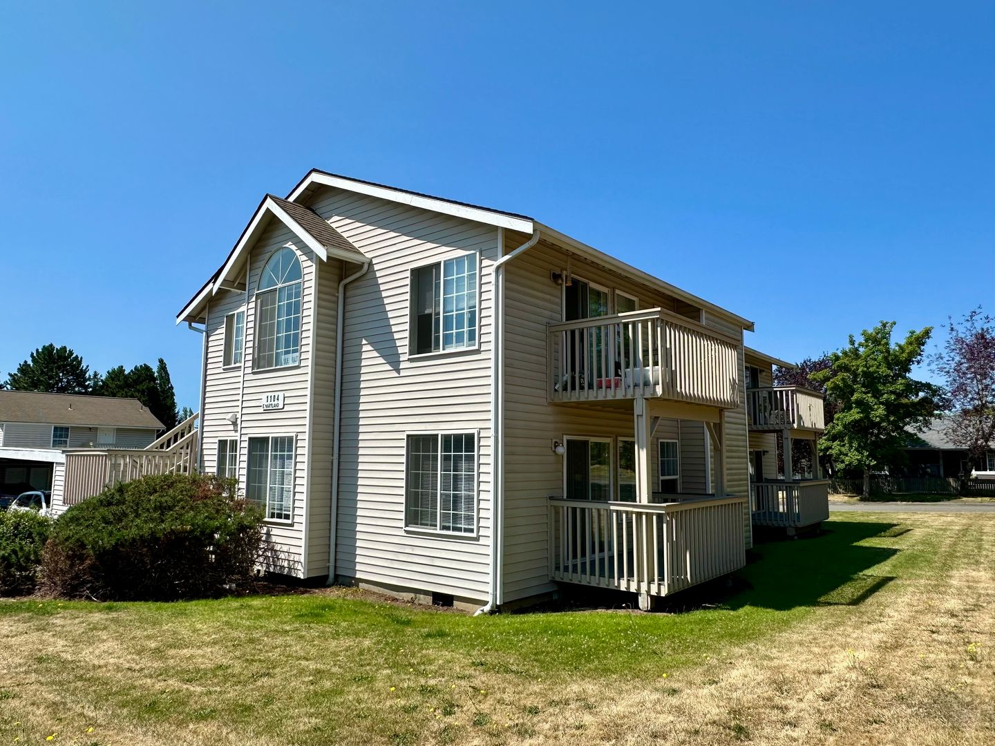 Bellingham Apartment: 1104 E Maryland St