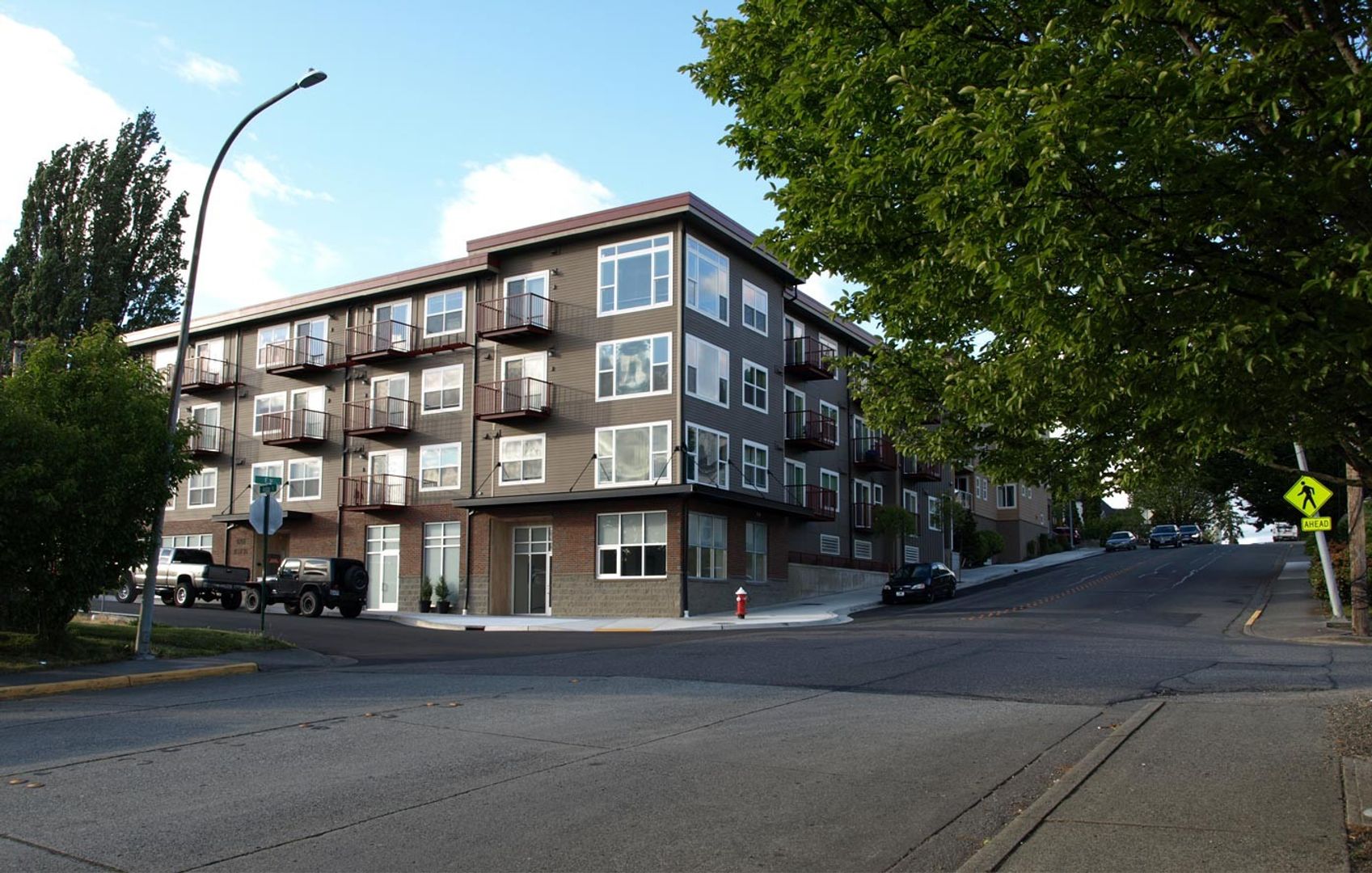 Bellingham Apartment: 1000 Astor St