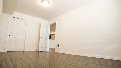 Listing photo thumbnail
