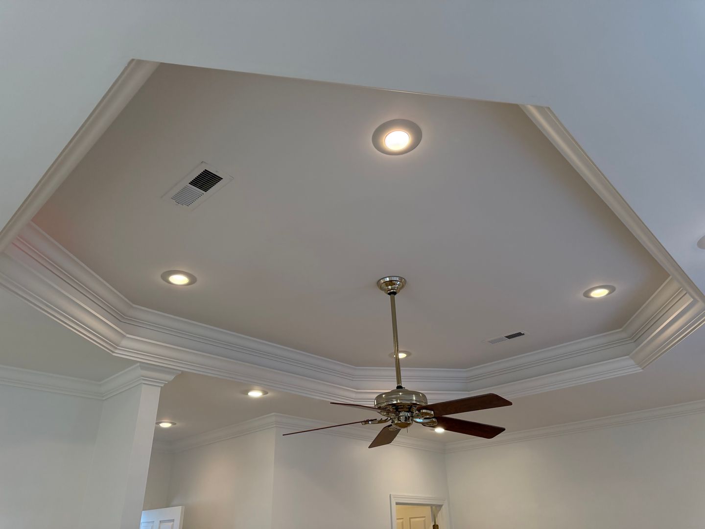 Sheffield Apartment: 500 N. Montgomery Ave