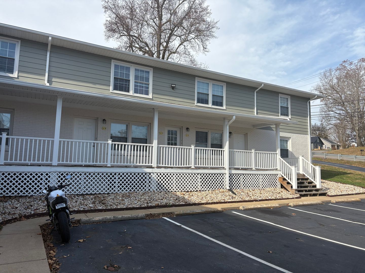 Lawrenceburg Apartment: 303 Fall River Rd