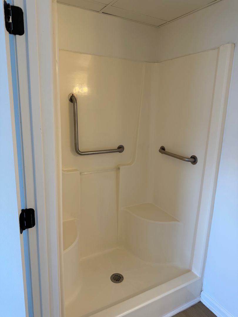 Sheffield Apartment: 500 N. Montgomery Ave