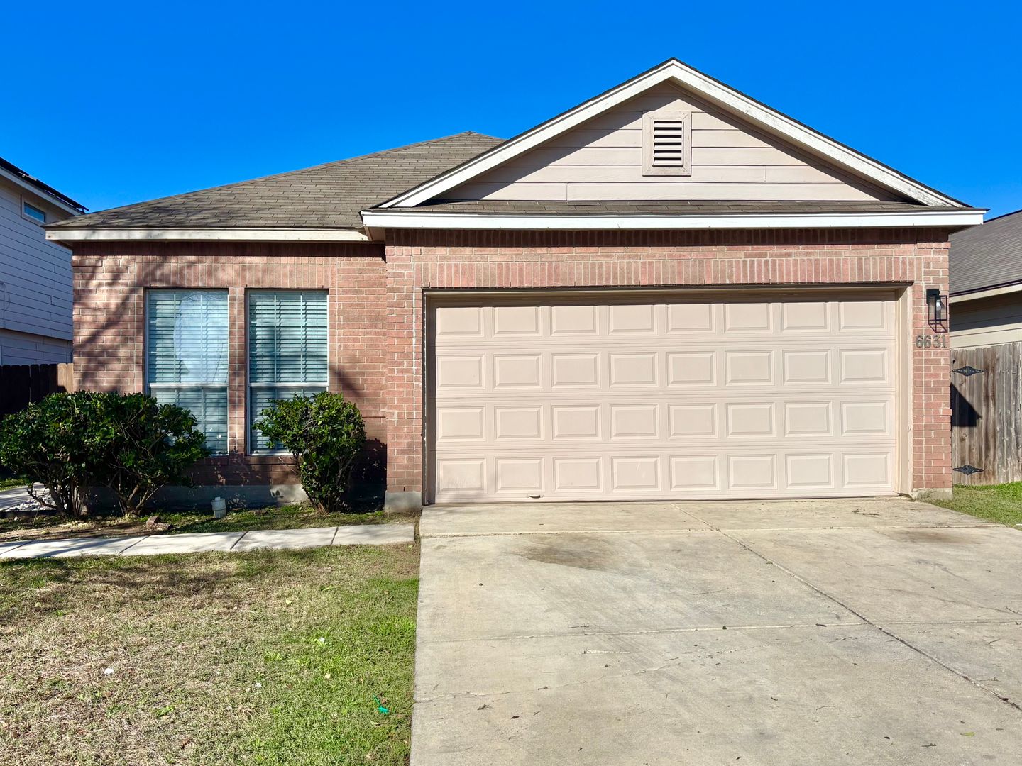 Converse House: 6631 Hartnet Flds