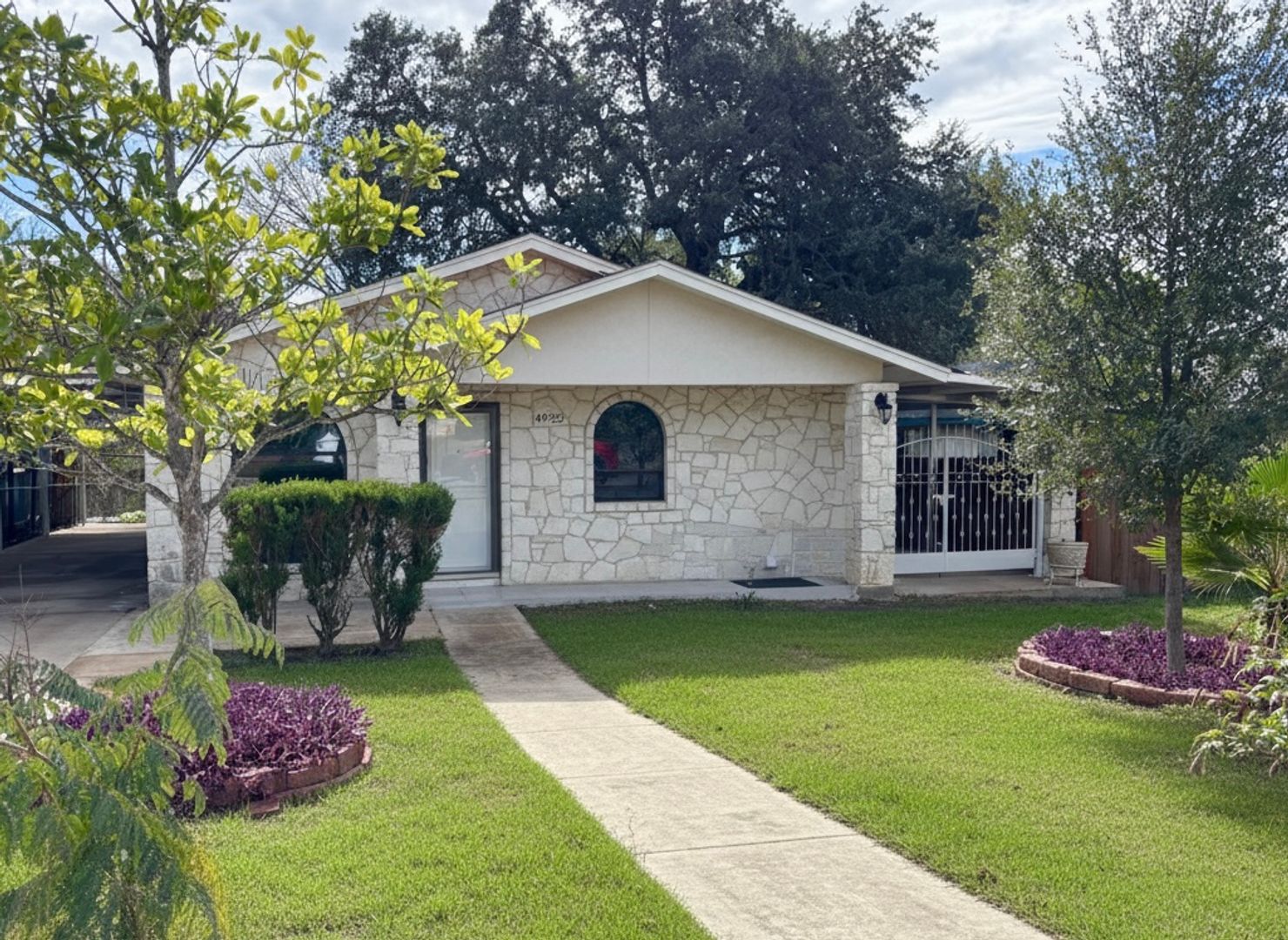 San Antonio House: 4922 Brockman St