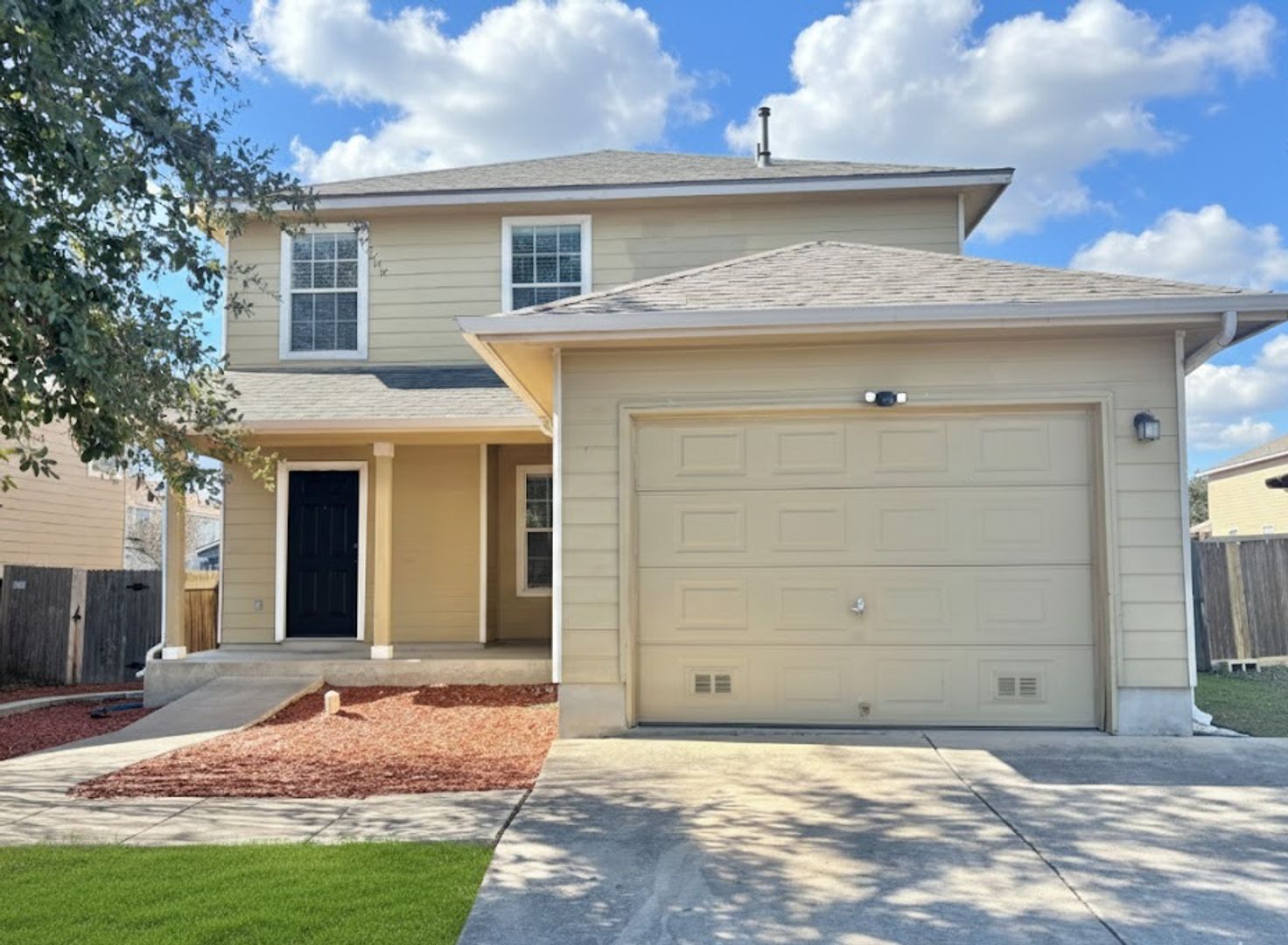 Converse House: 2715 Moon Rock