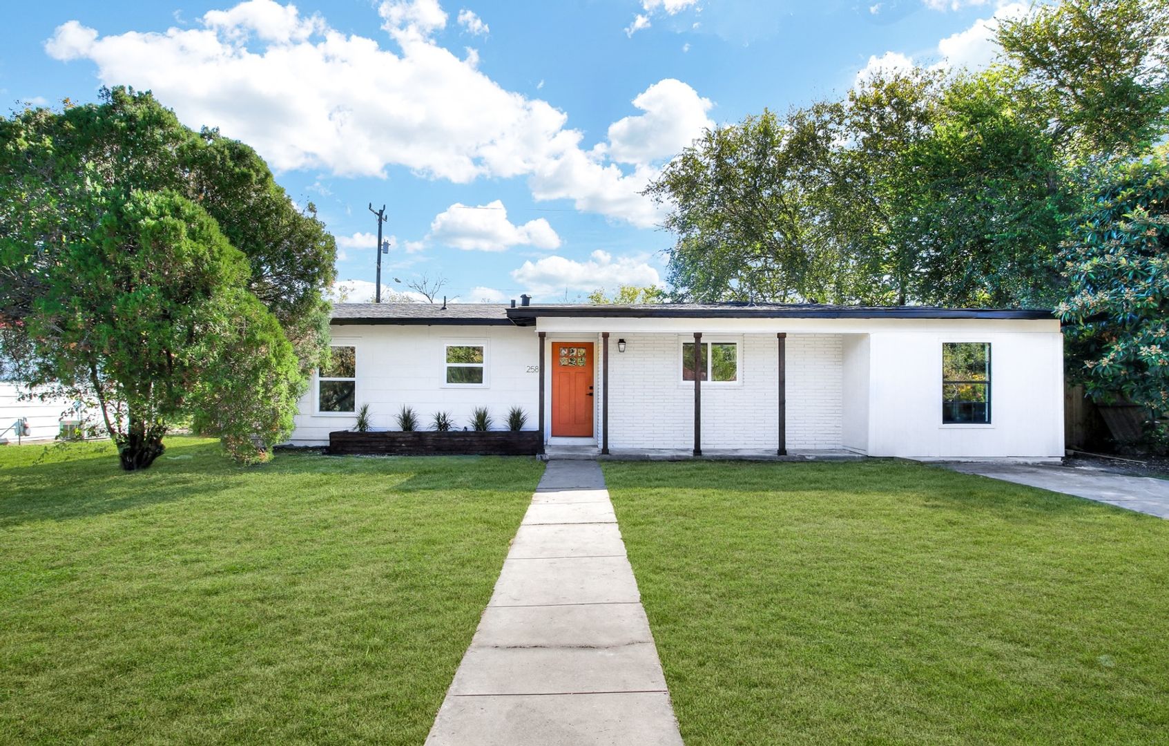 Beautiful Mid-Century Modern Rental!
