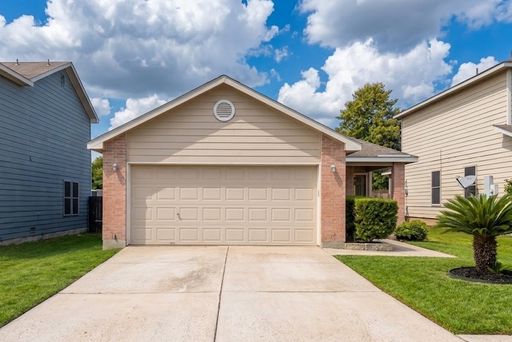 No Carpet! Charming 3-Bedroom Home in Bulverde Village – photo 1