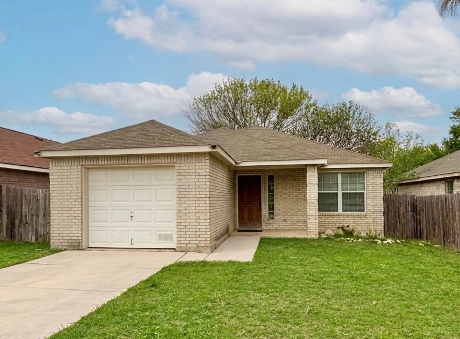 San Antonio House: 10627 N Shaenridge