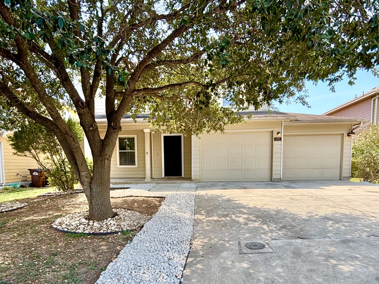 Converse House: 6910 Lunar Way
