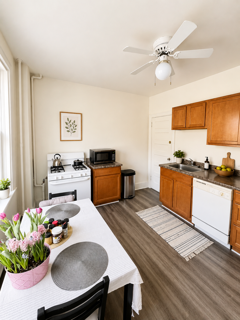 Pittsburgh Apartment: 301 S Winebiddle St