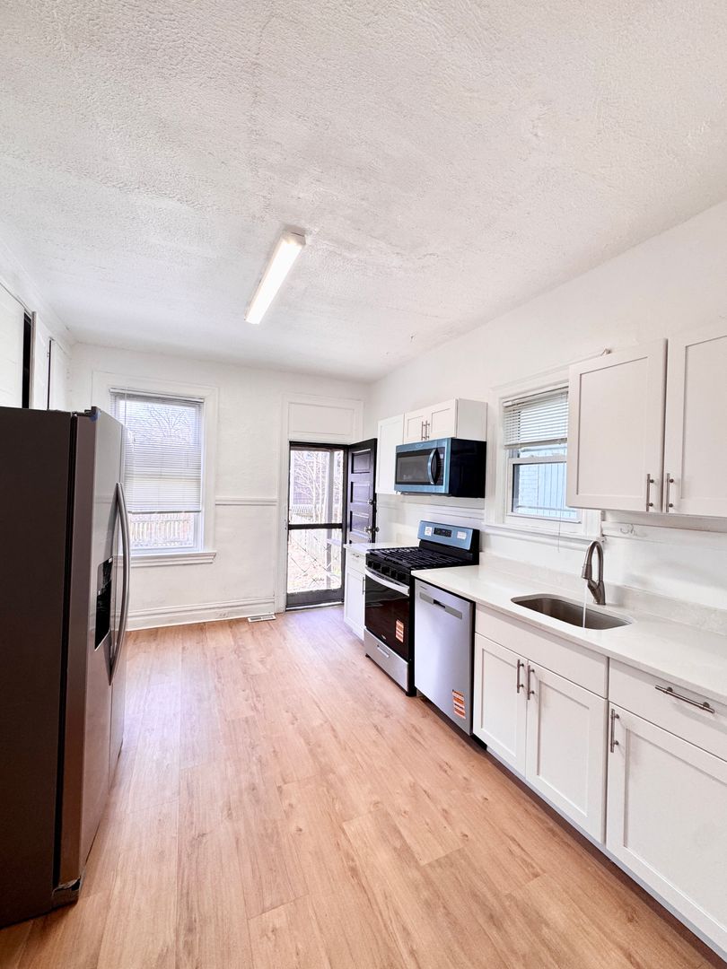Pittsburgh Apartment: 504 1/2 Peebles St