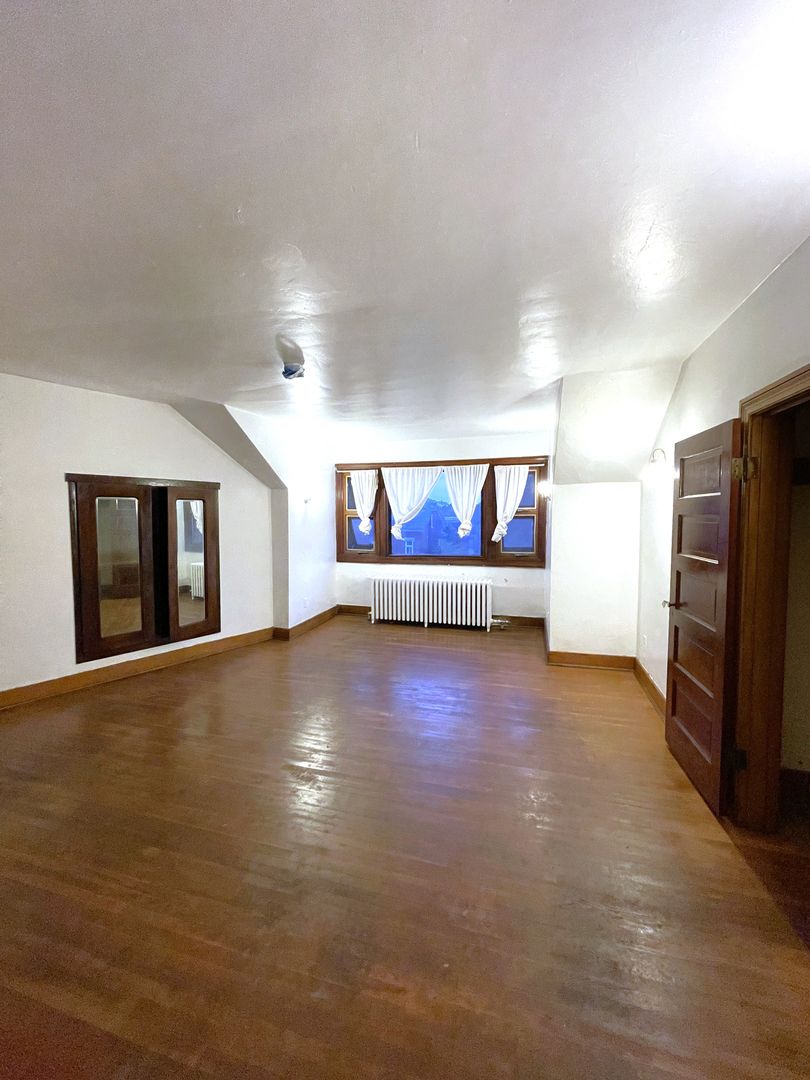 Pittsburgh Apartment: 409 S Pacific Ave