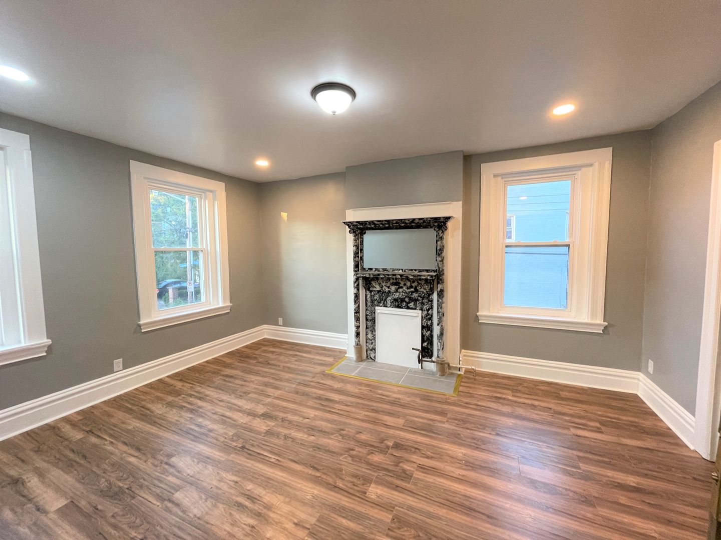 Pittsburgh Apartment: 107 Parkhurst St