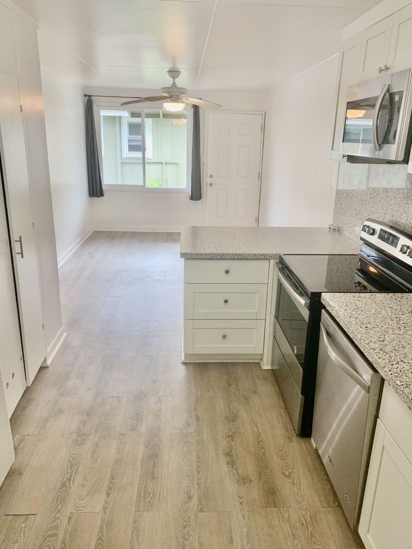 Kailua Apartment: 714 Kihapai Place