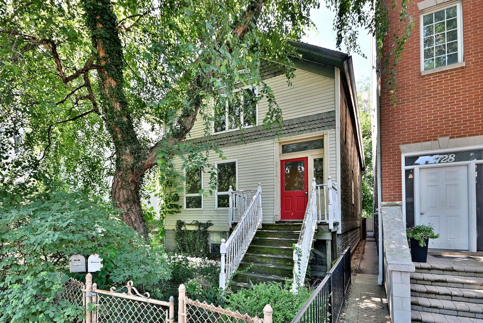Chicago Apartment: 2724 N Racine Ave