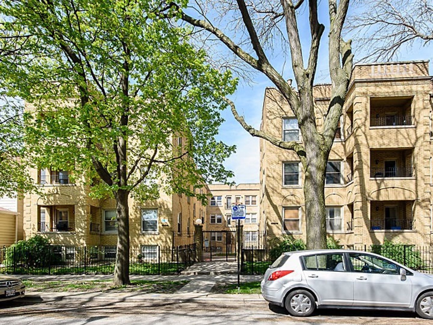 Chicago Condo: 4716 N Bernard St