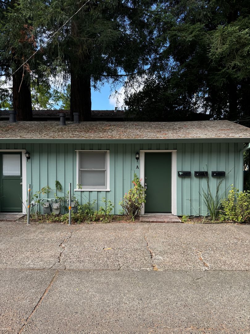 Santa Rosa Apartment: 1022 King Street