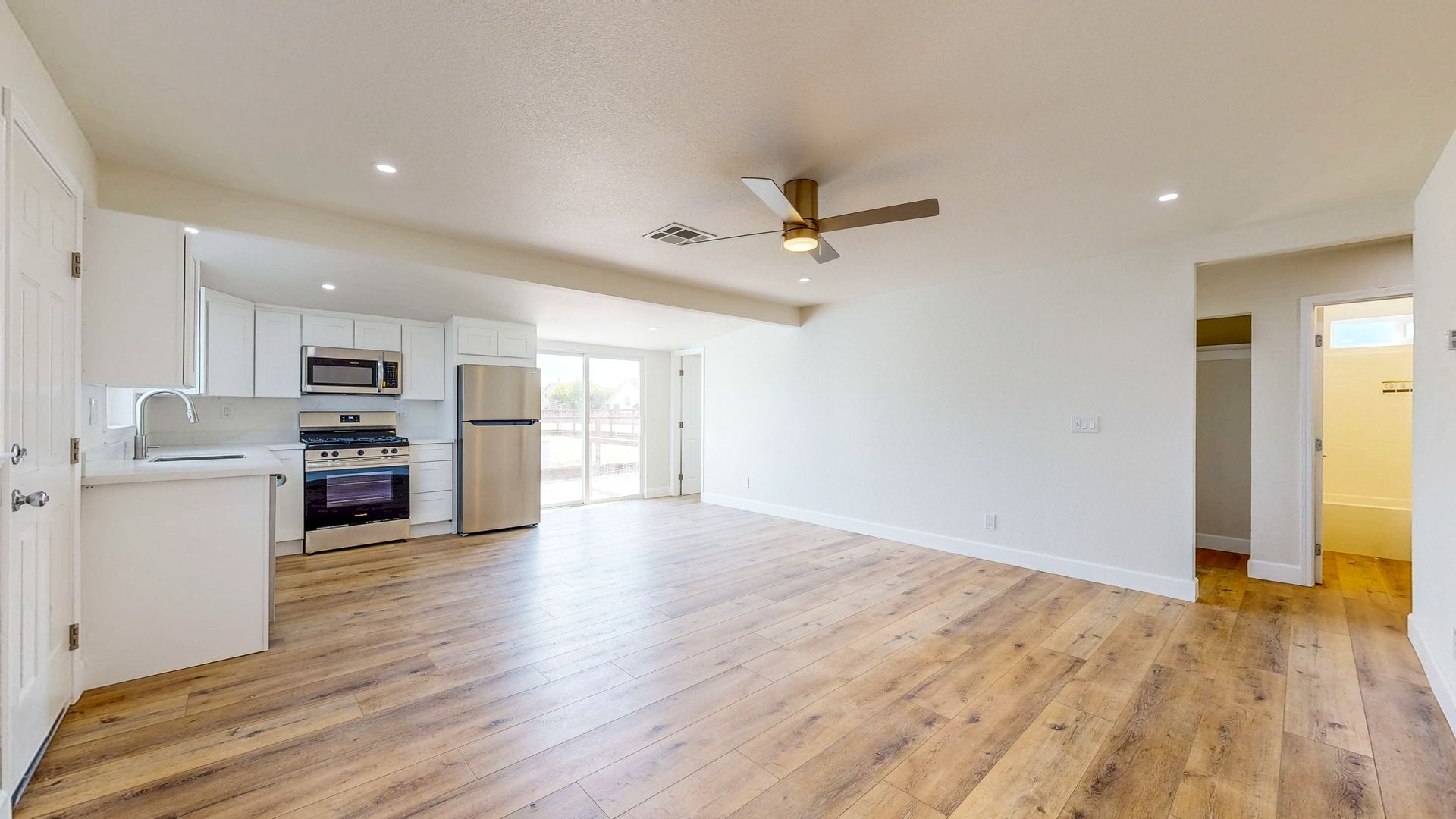 Santa Rosa House: 2132 Dennis Lane