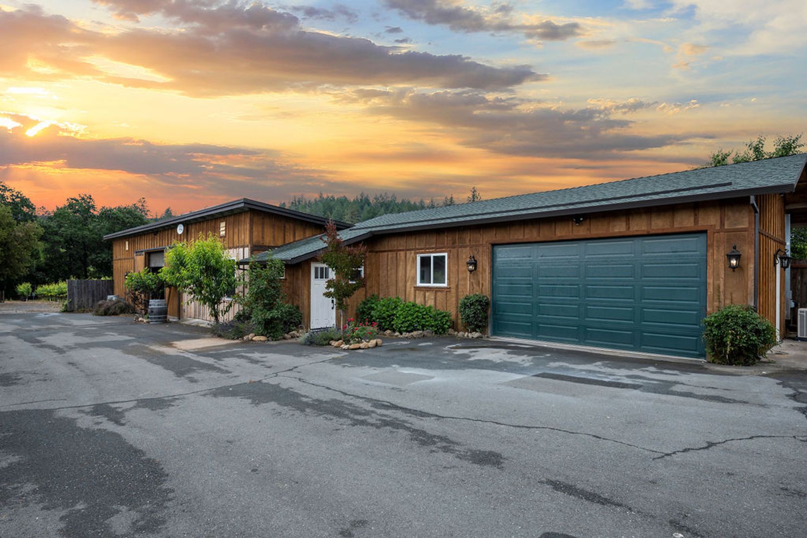 Healdsburg House: 15002 Chalk Hill Road