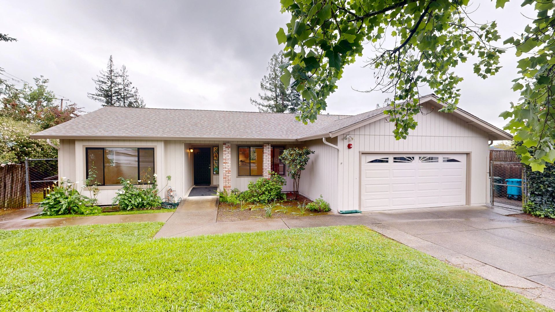 Santa Rosa House: 5302 Badger Rd