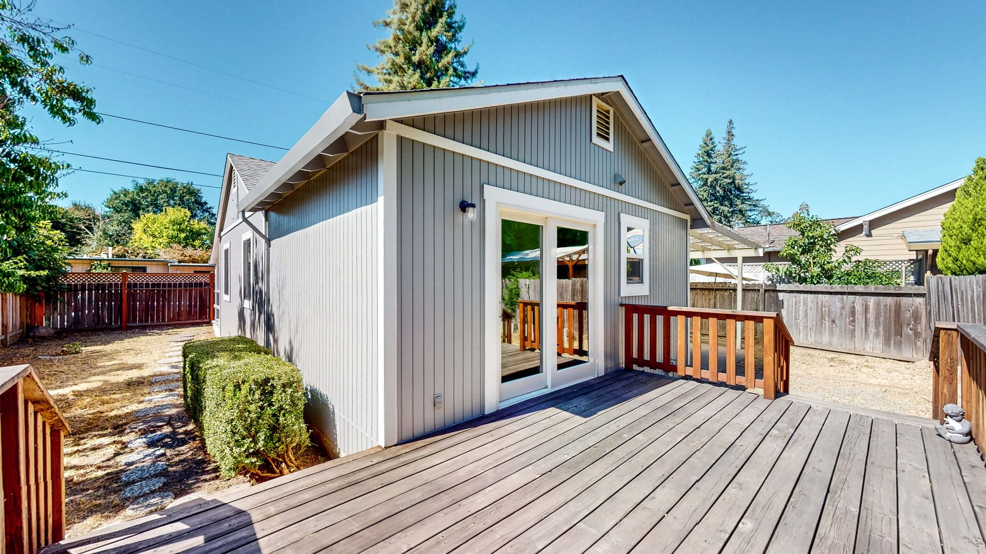 Healdsburg House: 13910 Village Avenue