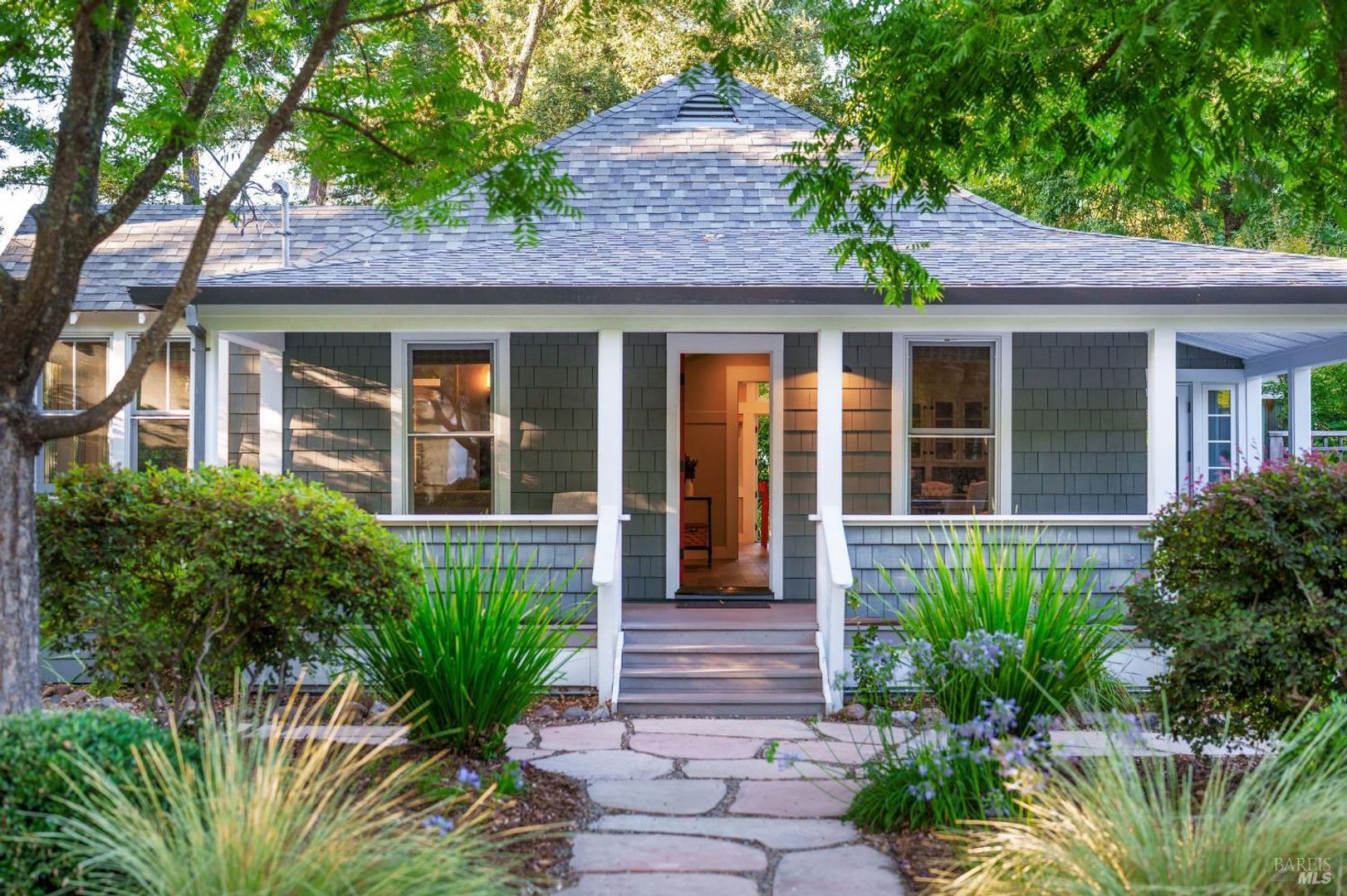 Calistoga House: 1610 Myrtle Street