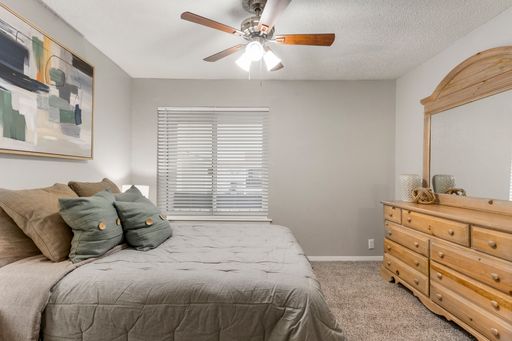 2 Bedroom 1.5 Apartment with Washer/Dryer Appliance! Call Today! – photo 1