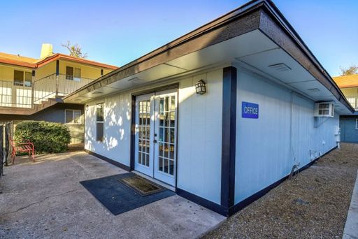 $200 off move in cost! Now leasing! Apply today!