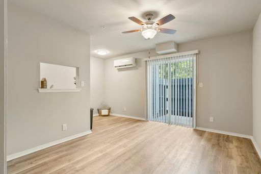 BRAND NEW - Fully Renovated 1 Bedroom/ 1 Bath Available! – photo 1