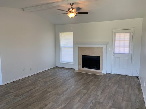 Beautiful 3-bedroom 2 baths with a 2-car garage in Bixby!